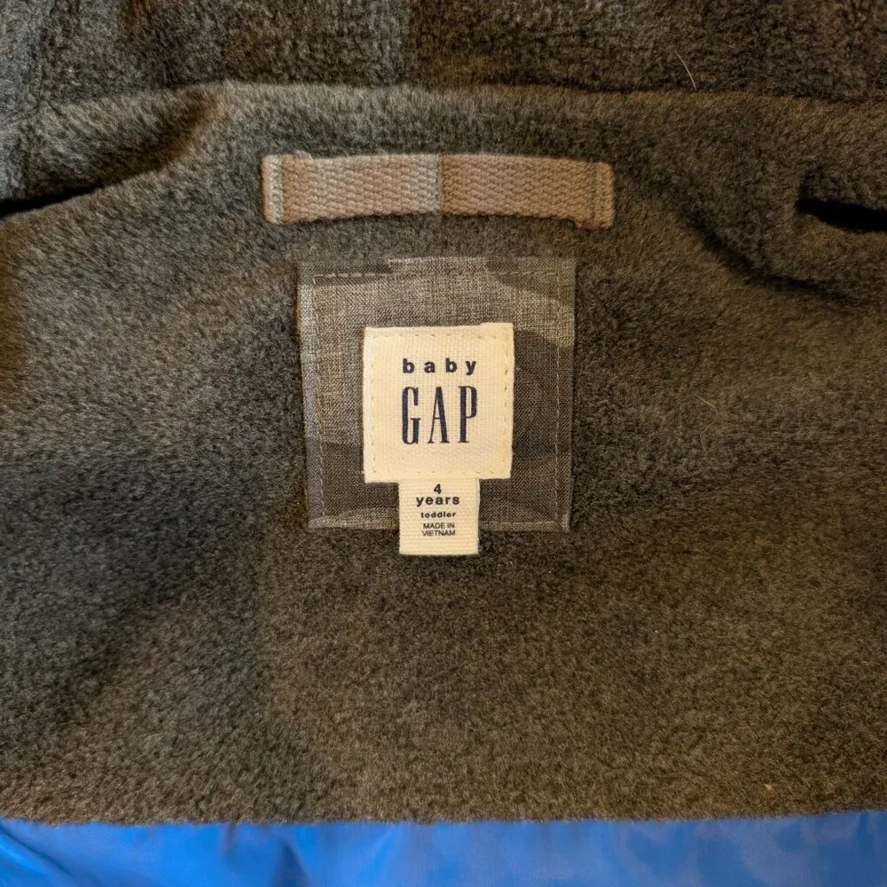 NWOT Boy's GAP Camo Puffer Vest 4T 💙